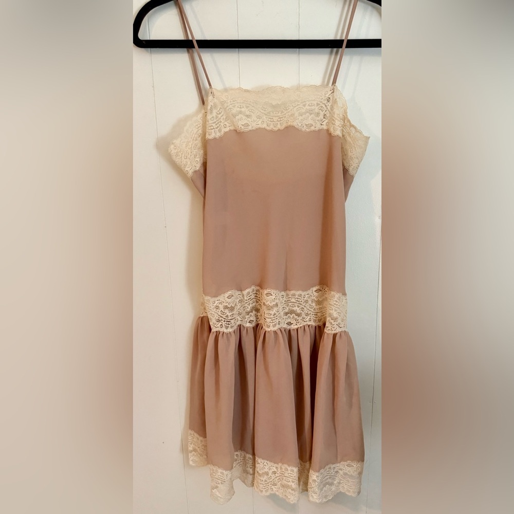 Henri Bendel Cream and Tan Chemise